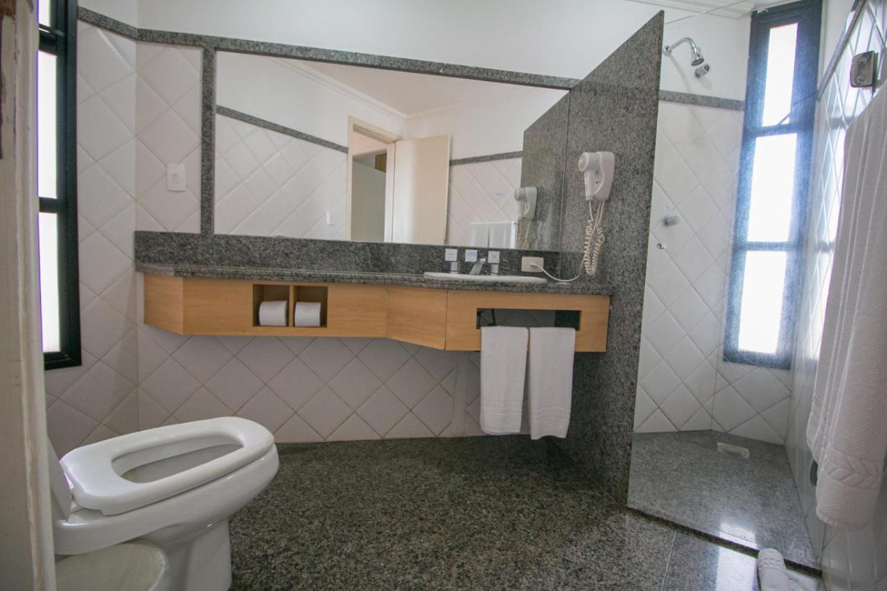 Flat Completo No Centro De Araxa - 901 Appartement Buitenkant foto