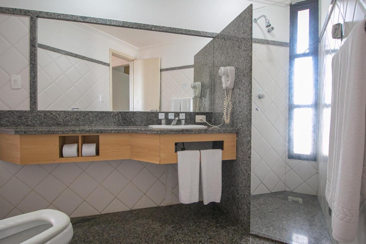 Flat Completo No Centro De Araxa - 901 Appartement Buitenkant foto